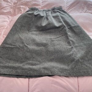 Vintage 1974 wool skirt fair condition, size 4 , gry tweed
